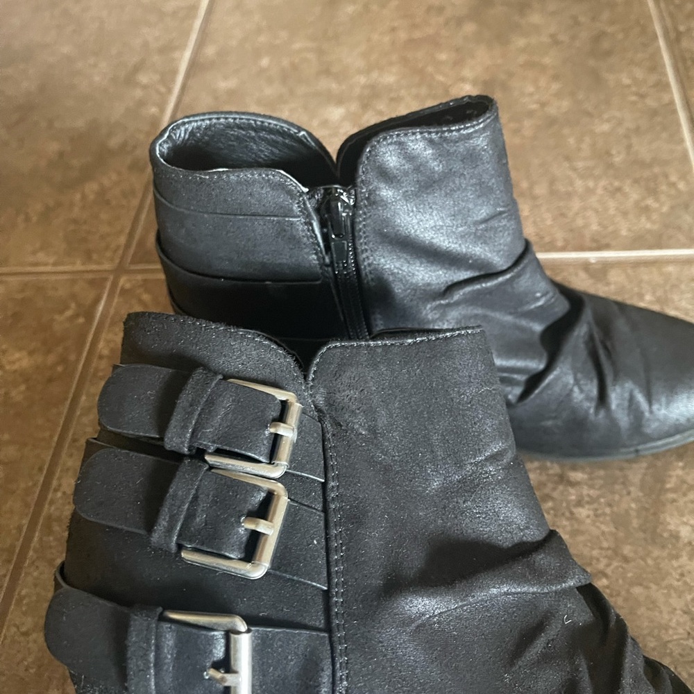 Report Yora Black Buckle Ankle Bootie Size 7 - image 5